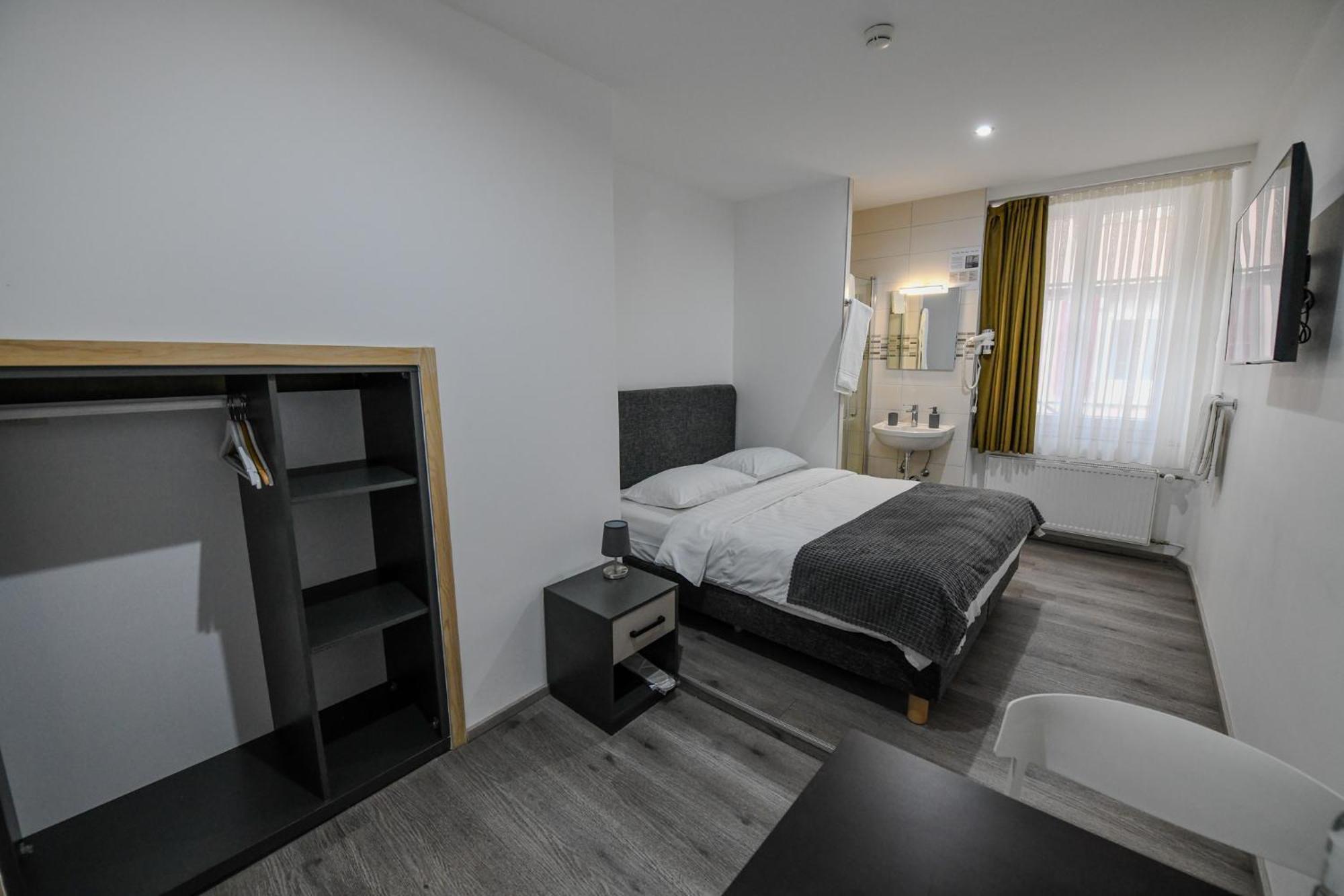 Hotel De France 라쇼드퐁 외부 사진