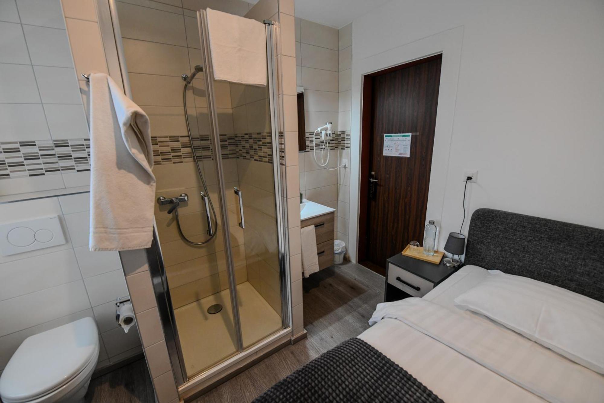 Hotel De France 라쇼드퐁 객실 사진