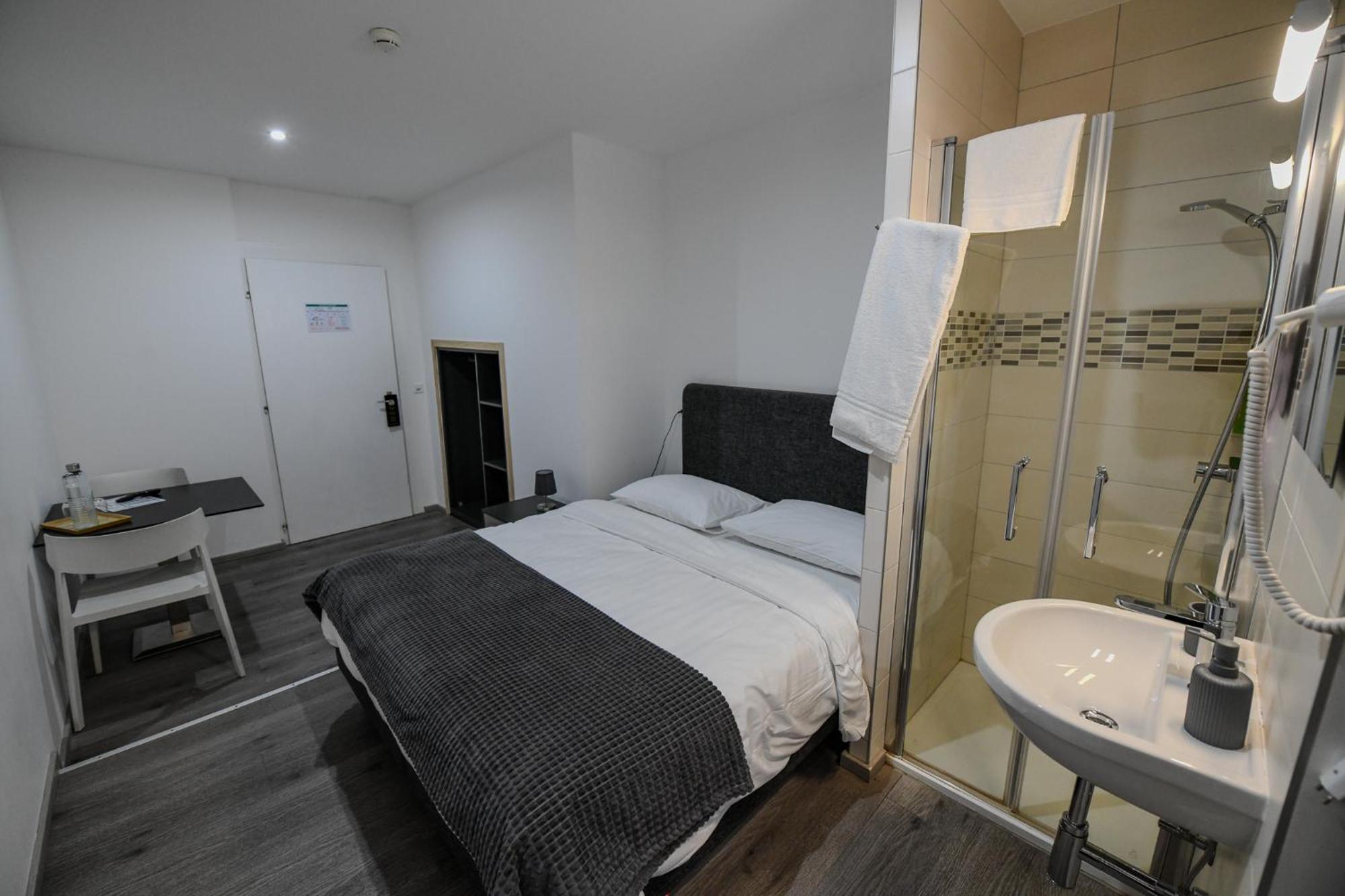 Hotel De France 라쇼드퐁 객실 사진